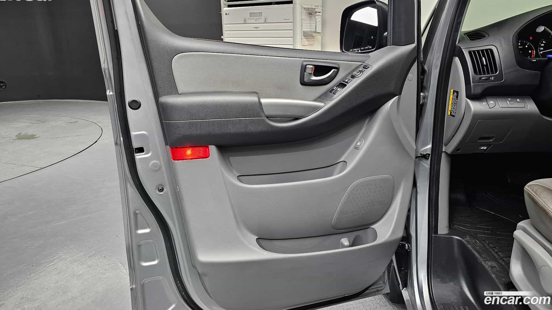 Starex Hyundai 2020.10-INNER-034
