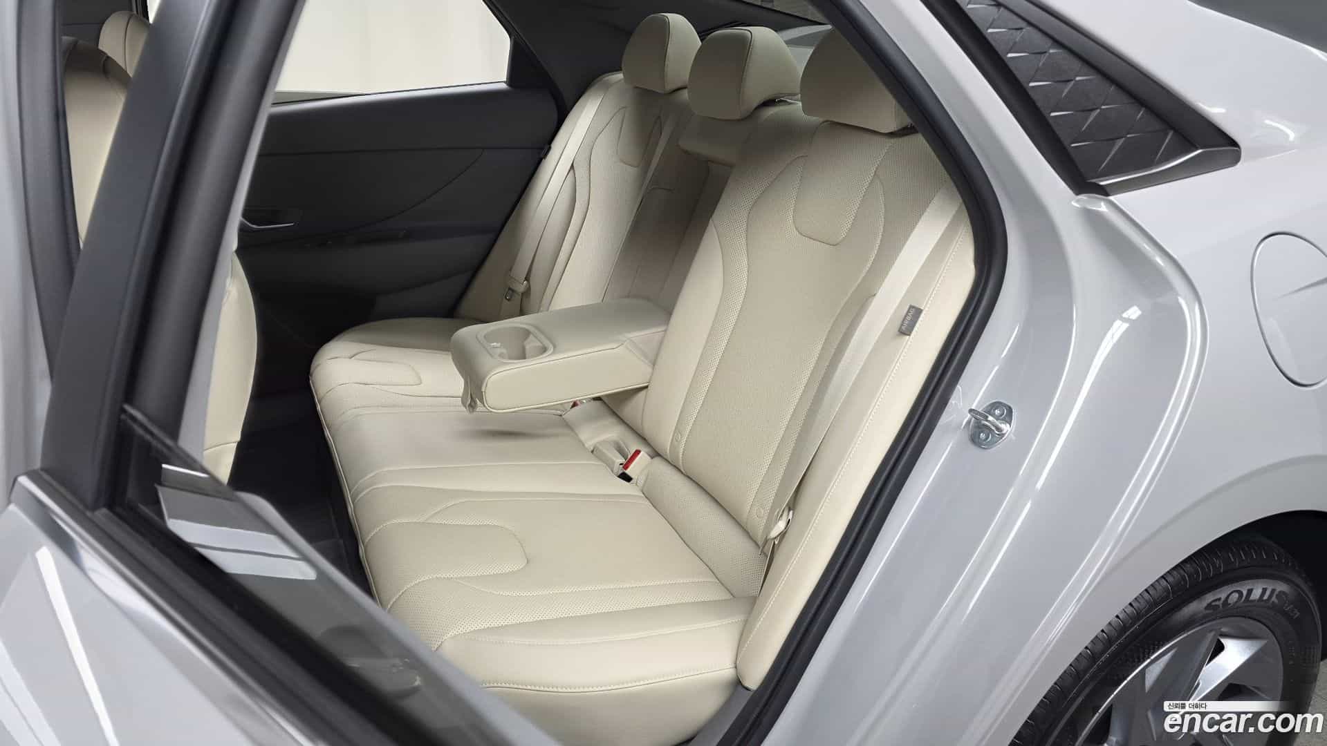 AVANTE Hyundai 2024.6-OPTION-016