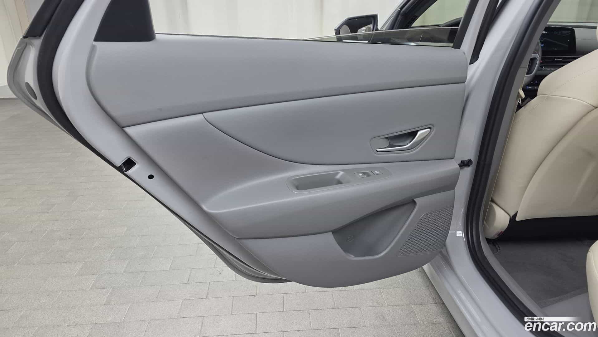 AVANTE Hyundai 2024.6-INNER-035