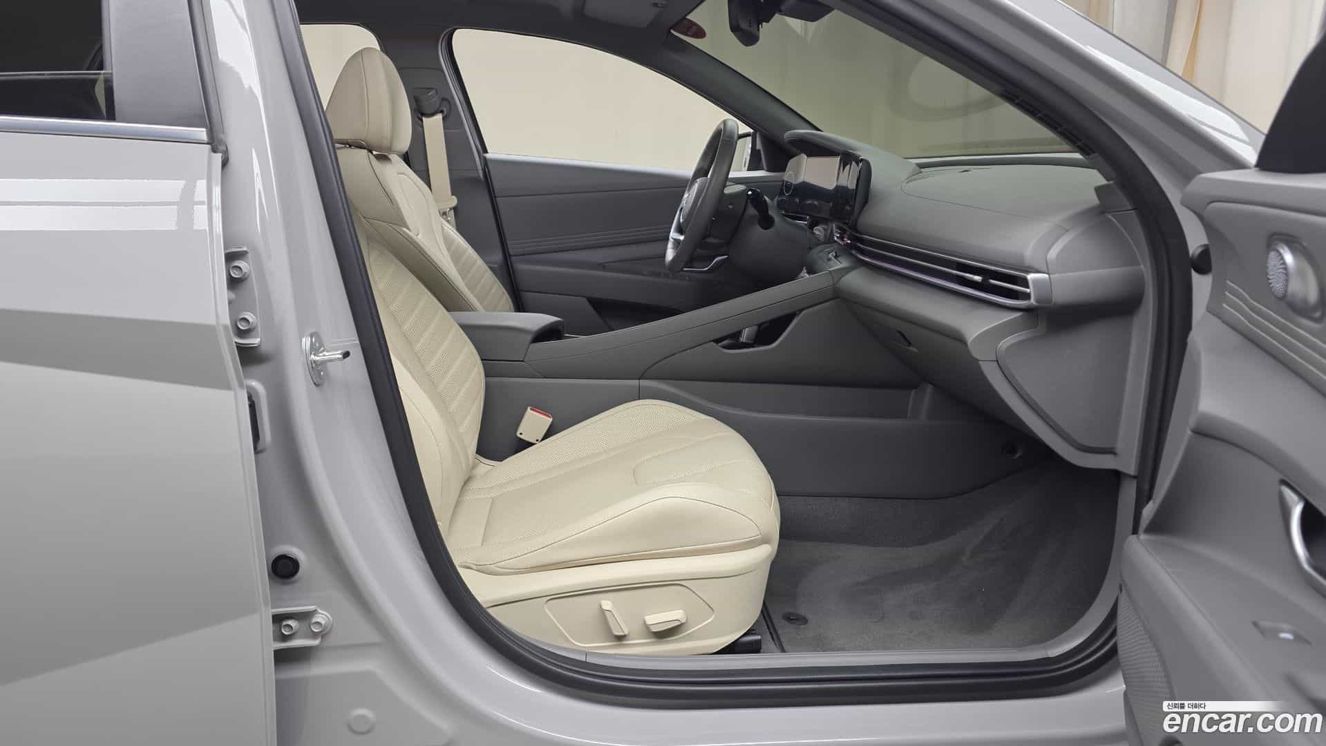 AVANTE Hyundai 2024.6-INNER-036