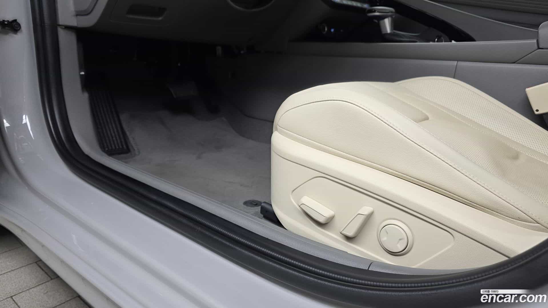 AVANTE Hyundai 2024.6-OPTION-045