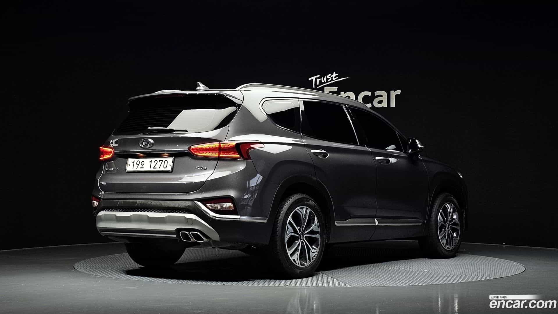Santafe Hyundai 2018.6-OUTER-002