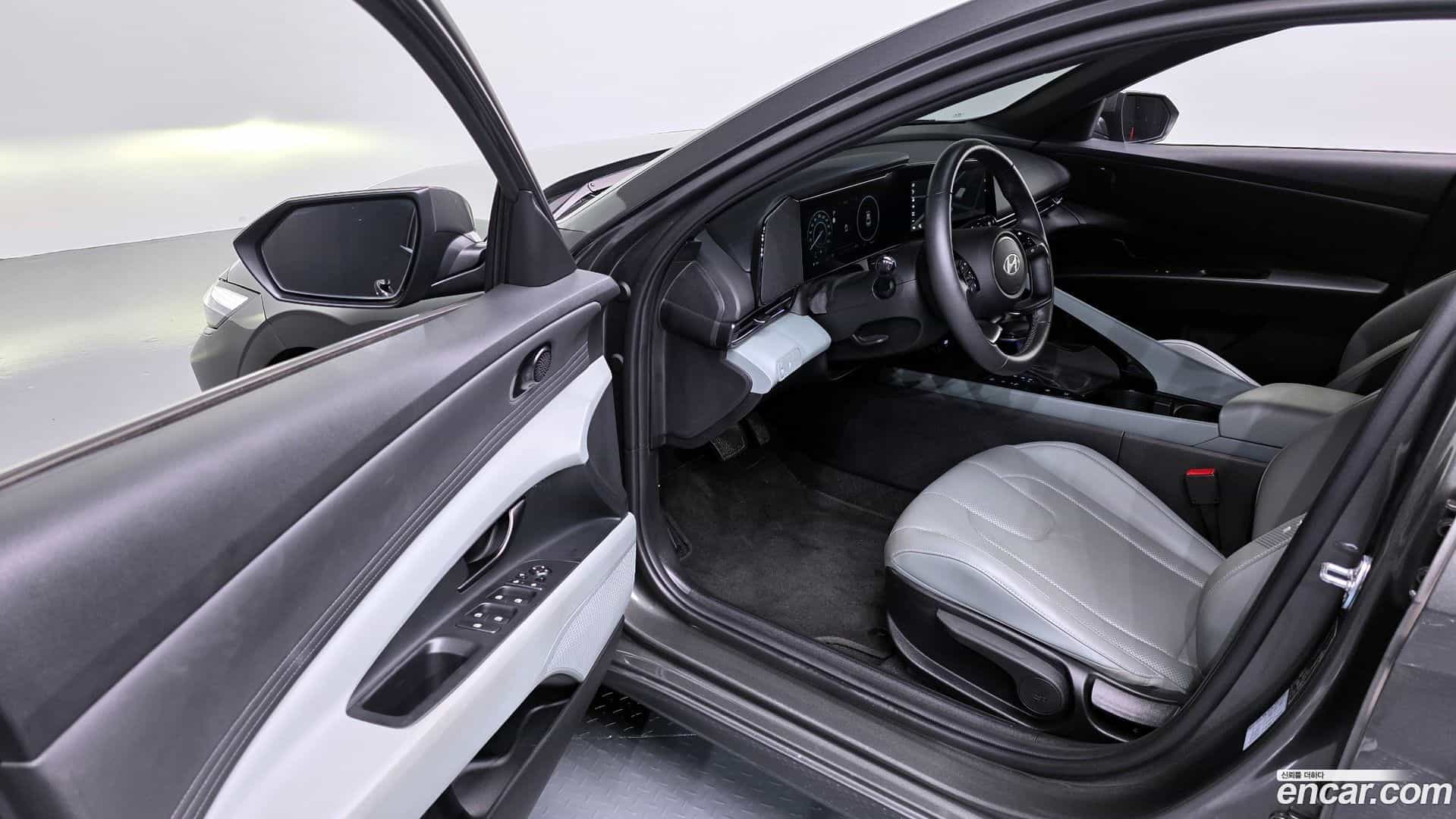 AVANTE Hyundai 2025.2-INNER-010