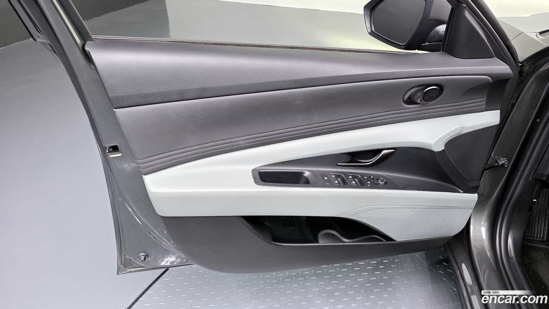 AVANTE Hyundai 2025.2-INNER-034