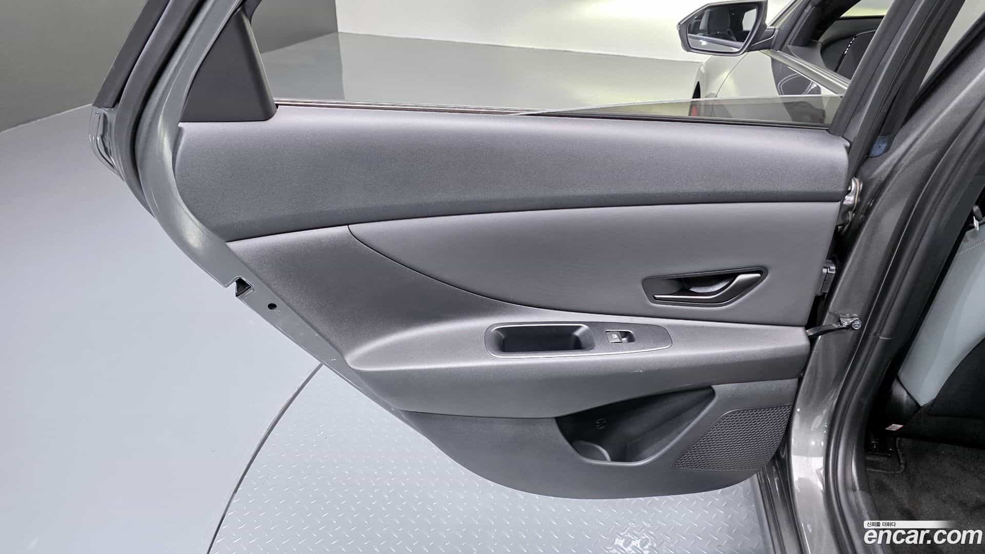 AVANTE Hyundai 2025.2-INNER-035