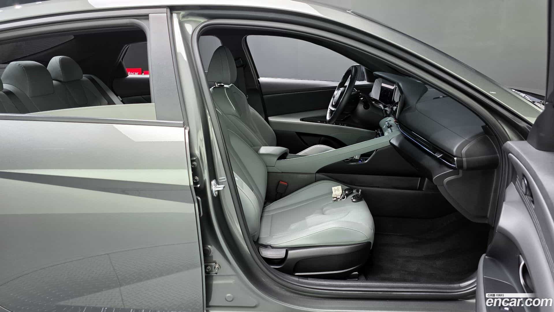 AVANTE Hyundai 2025.2-INNER-036