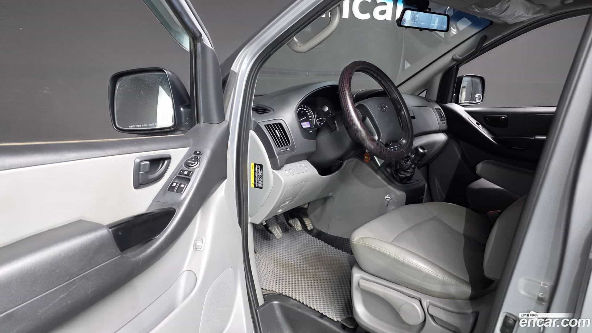 Starex Hyundai 2018.10-INNER-010