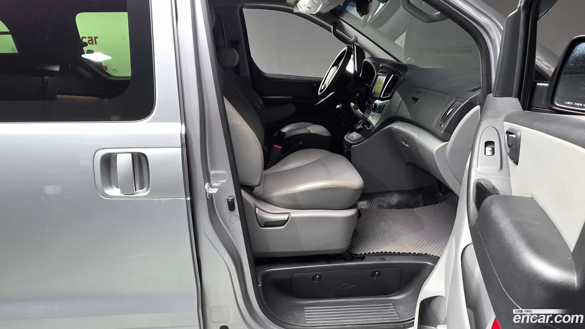 Starex Hyundai 2018.10-INNER-036