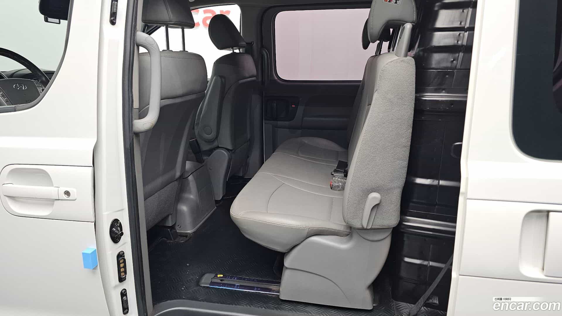 Starex Hyundai 2018.3-OPTION-016