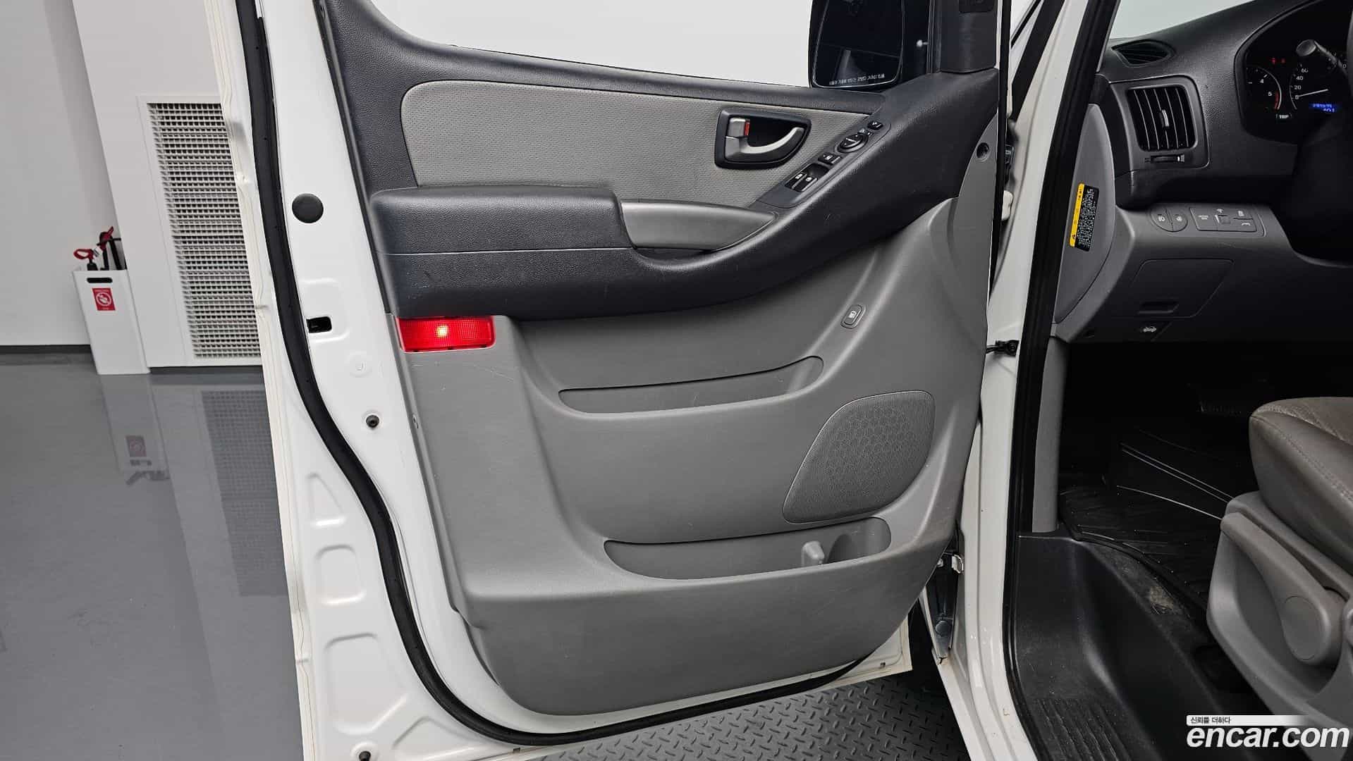 Starex Hyundai 2018.3-INNER-035