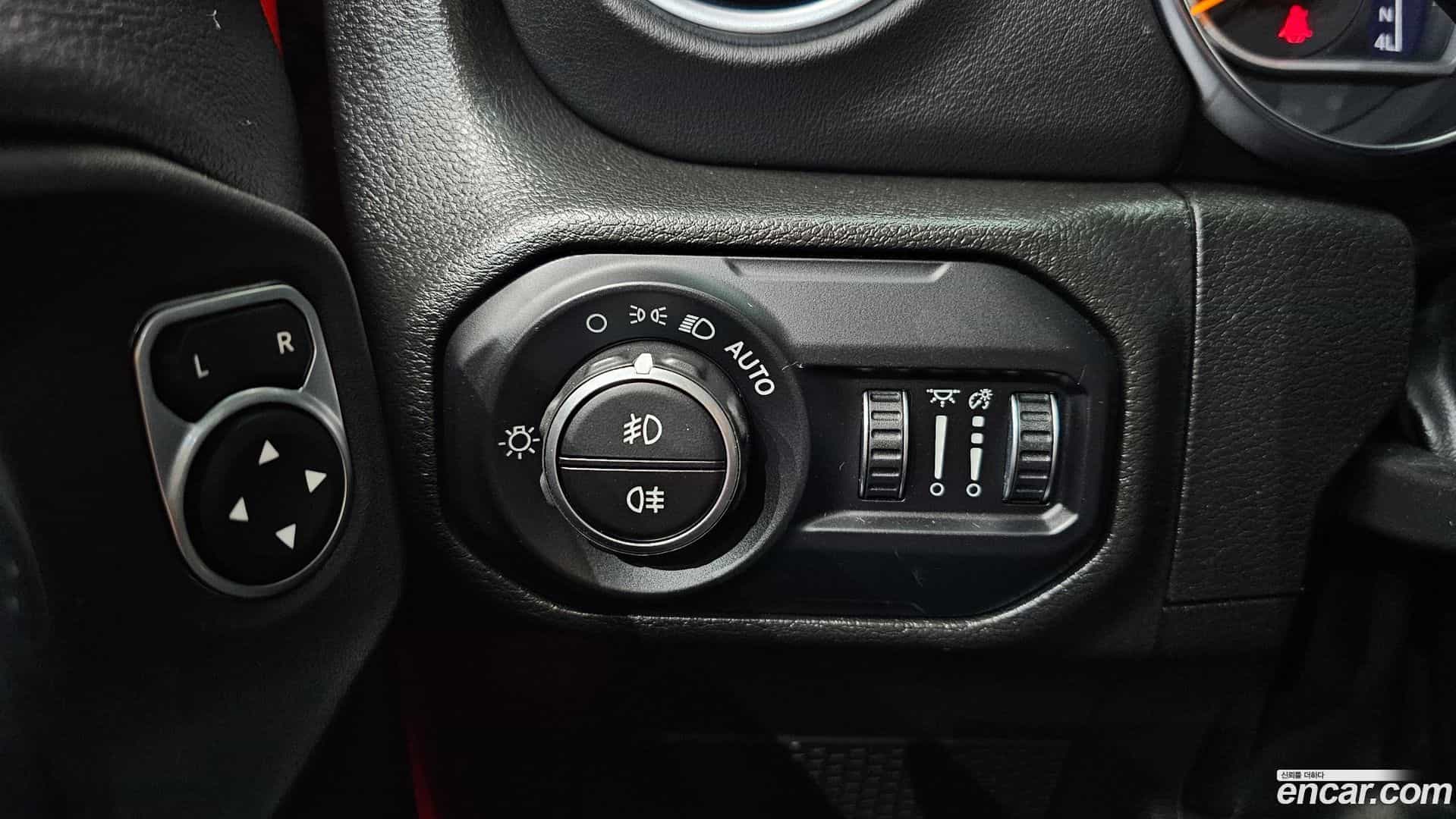 Wrangler Jeep 2023.11-OPTION-042