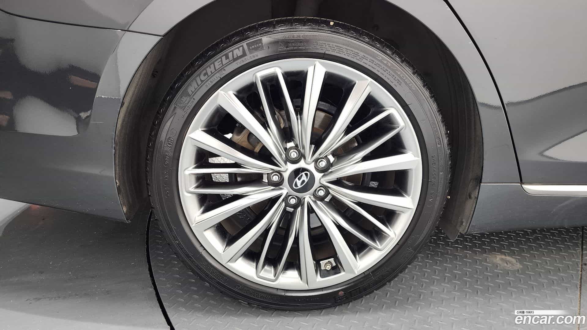 Grandeur Hyundai 2017.1-OUTER-005