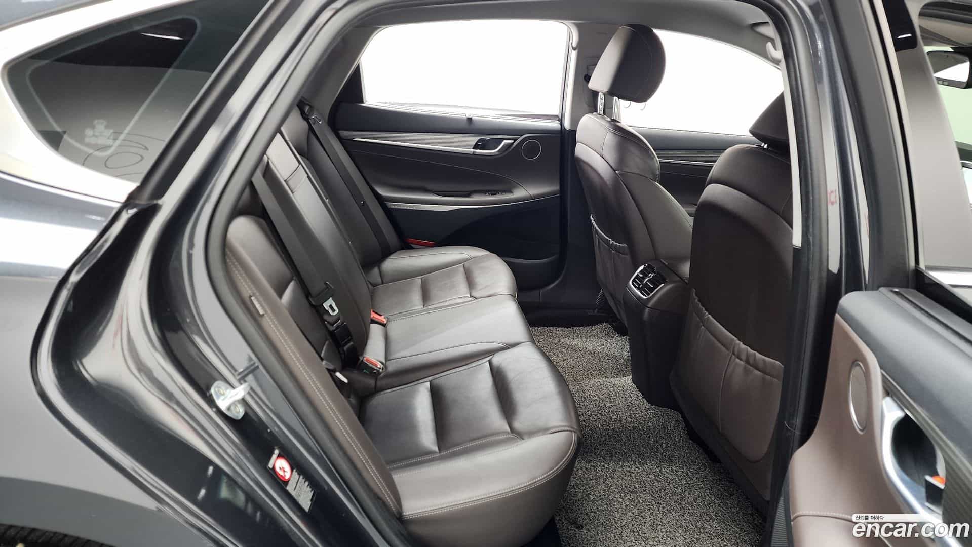Grandeur Hyundai 2017.1-OPTION-015