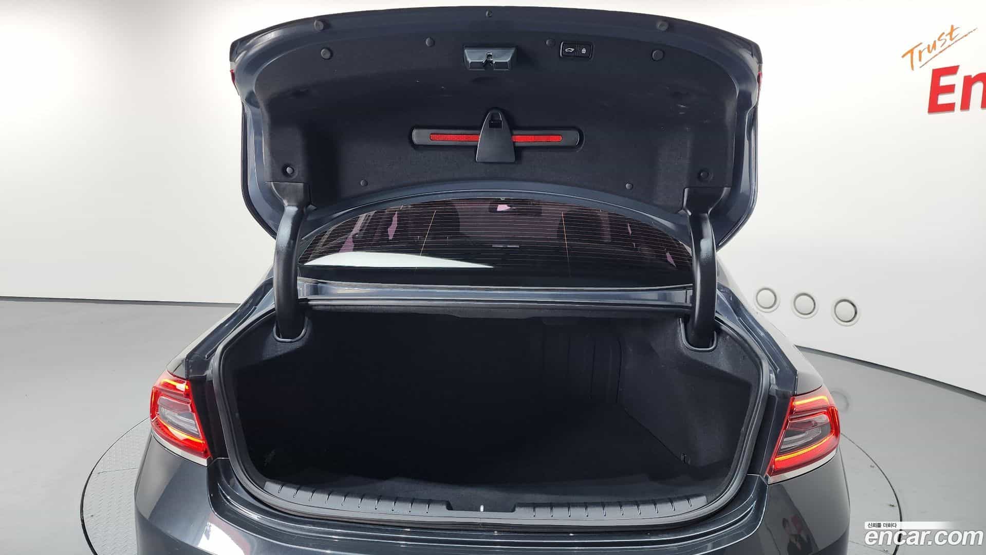 Grandeur Hyundai 2017.1-OPTION-021