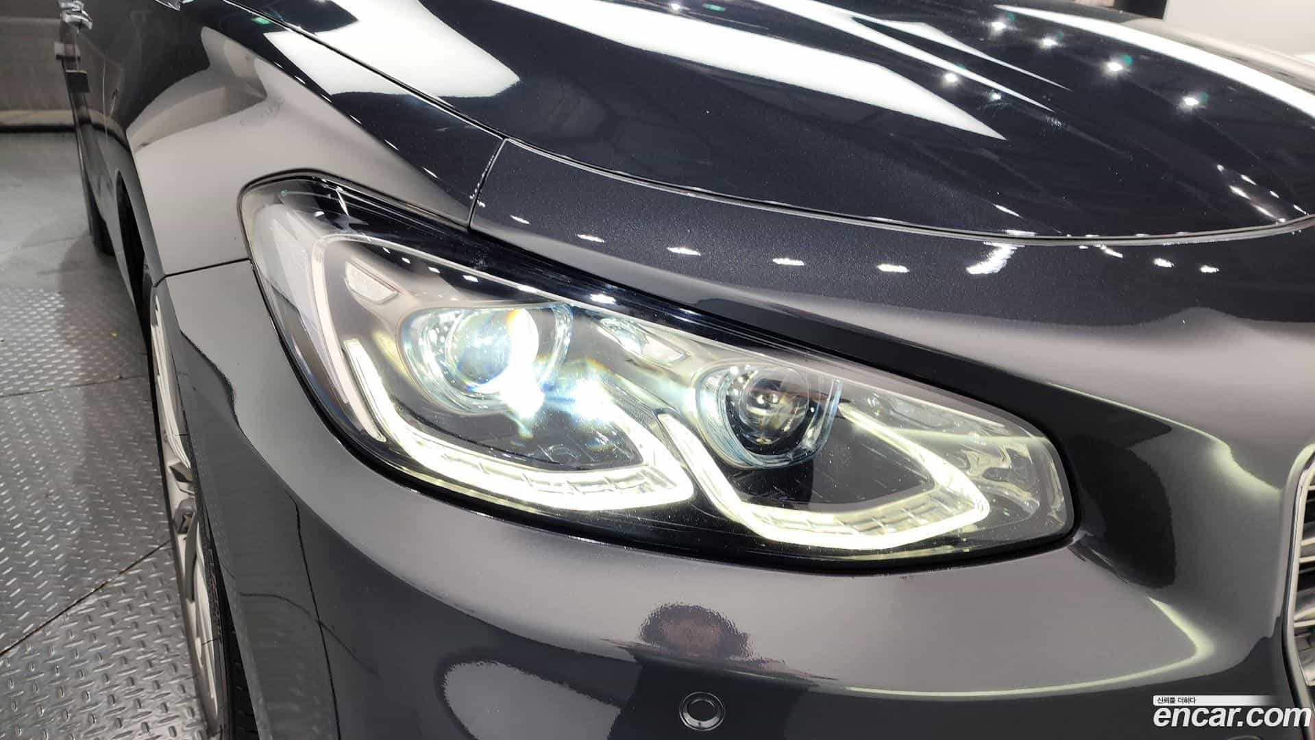 Grandeur Hyundai 2017.1-OUTER-032