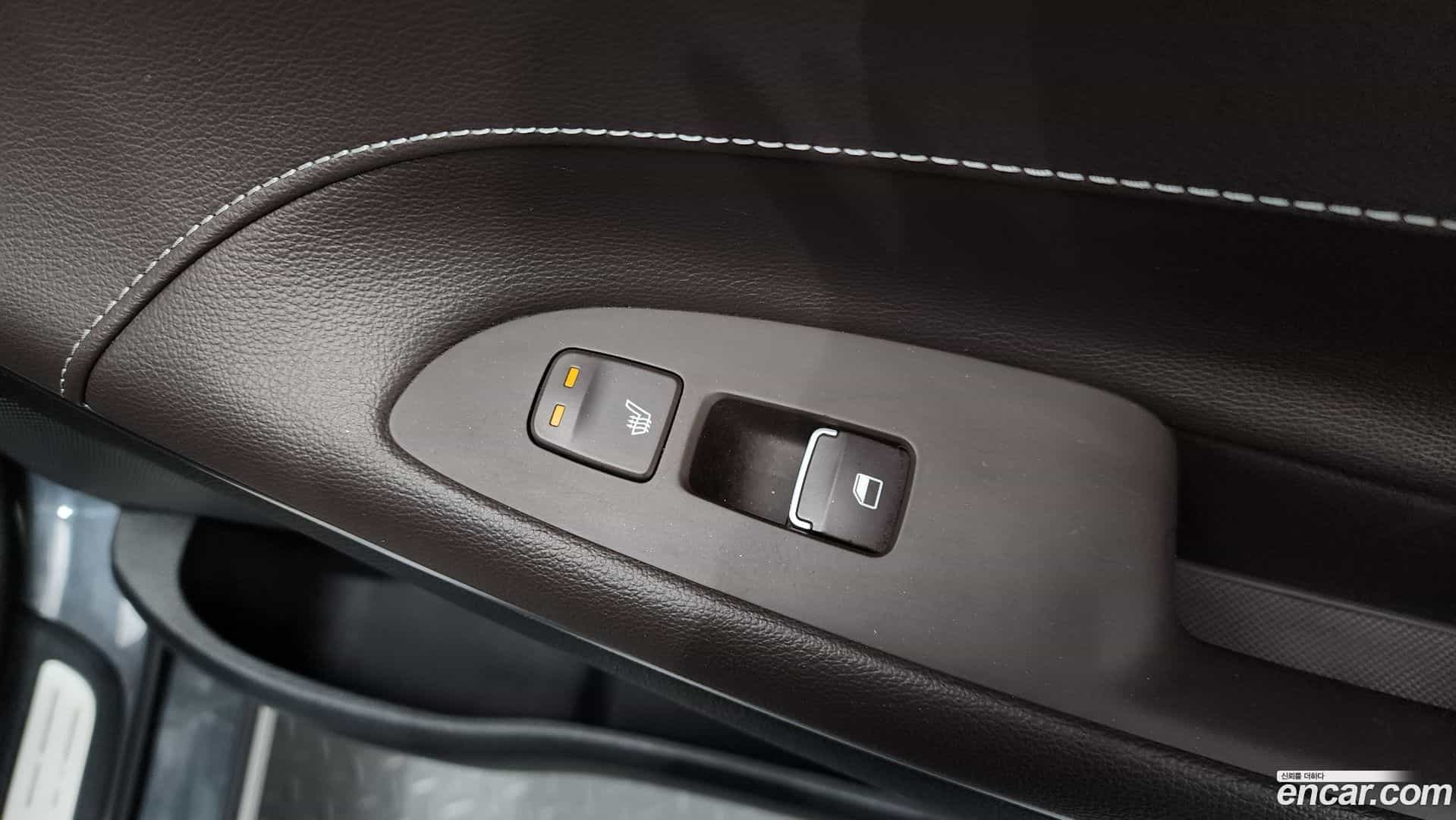 Grandeur Hyundai 2017.1-OPTION-042