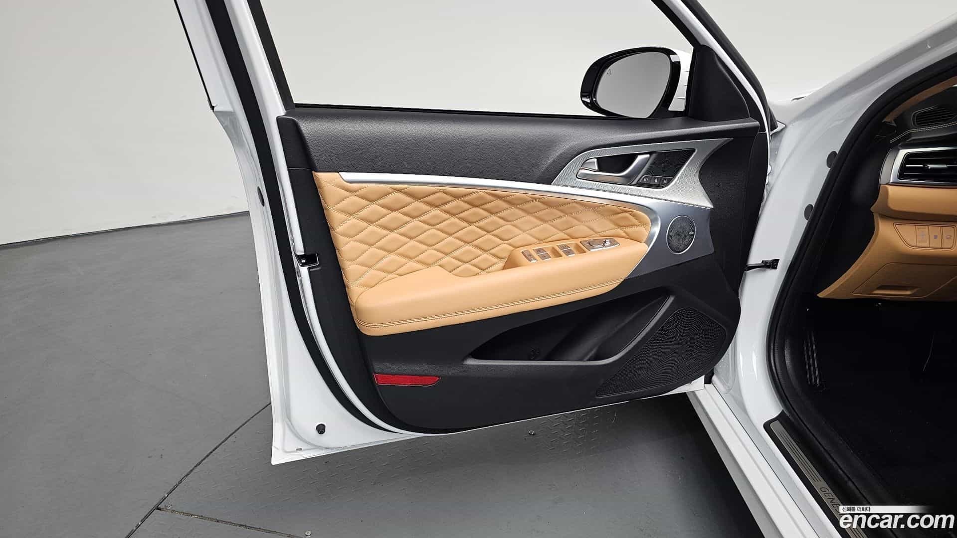 G70 Genesis 2023.5-INNER-034