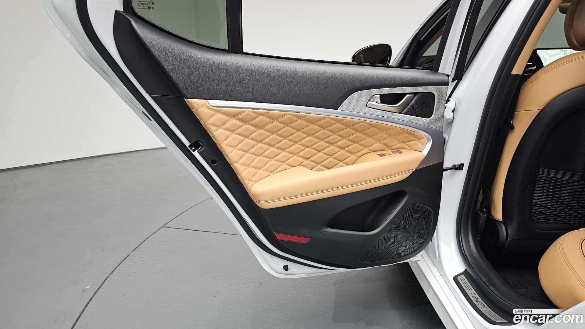 G70 Genesis 2023.5-INNER-035