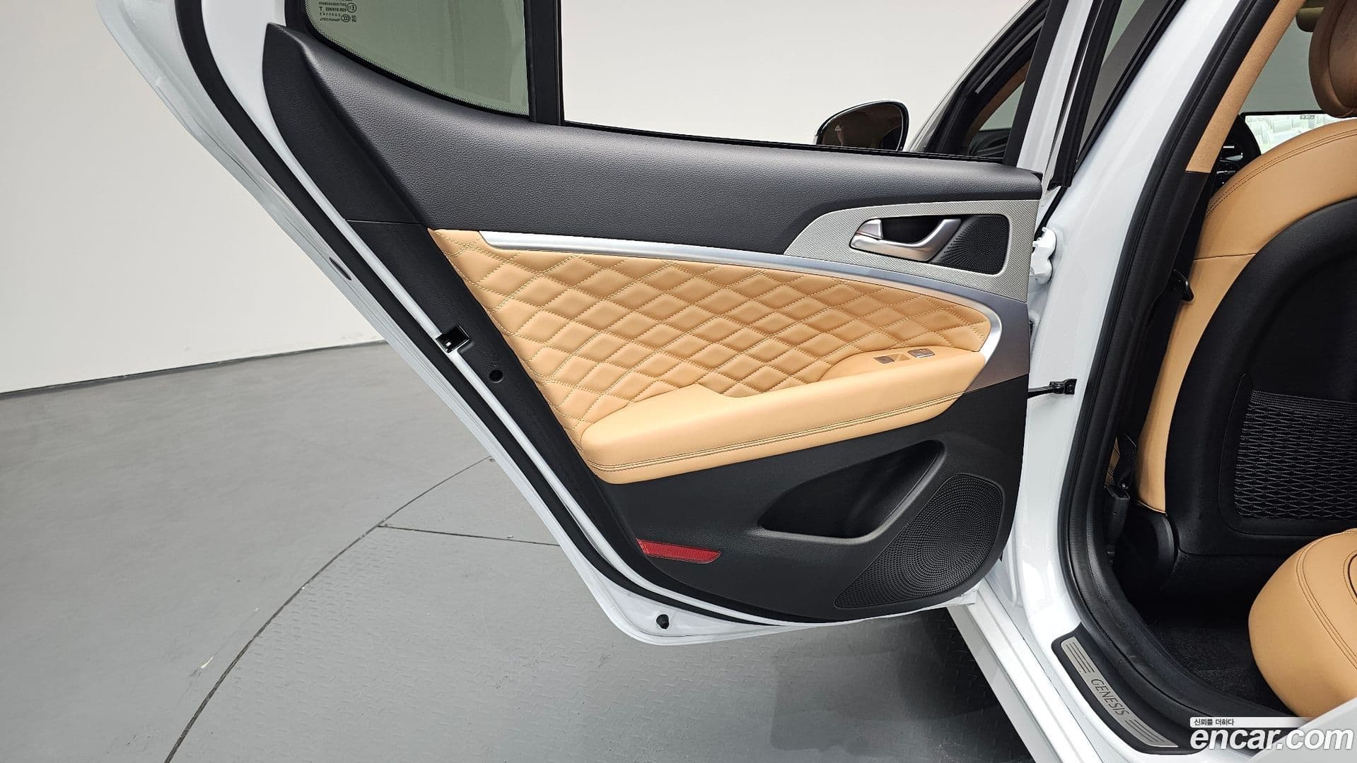 Main__Slider__Photo:G70 Genesis 2023.5-24