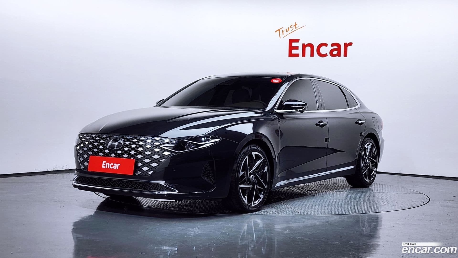 Main__Slider__Photo:Grandeur Hyundai 2020.1-0