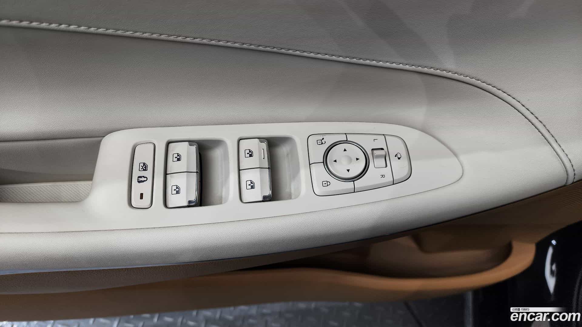 Grandeur Hyundai 2020.1-OPTION-041