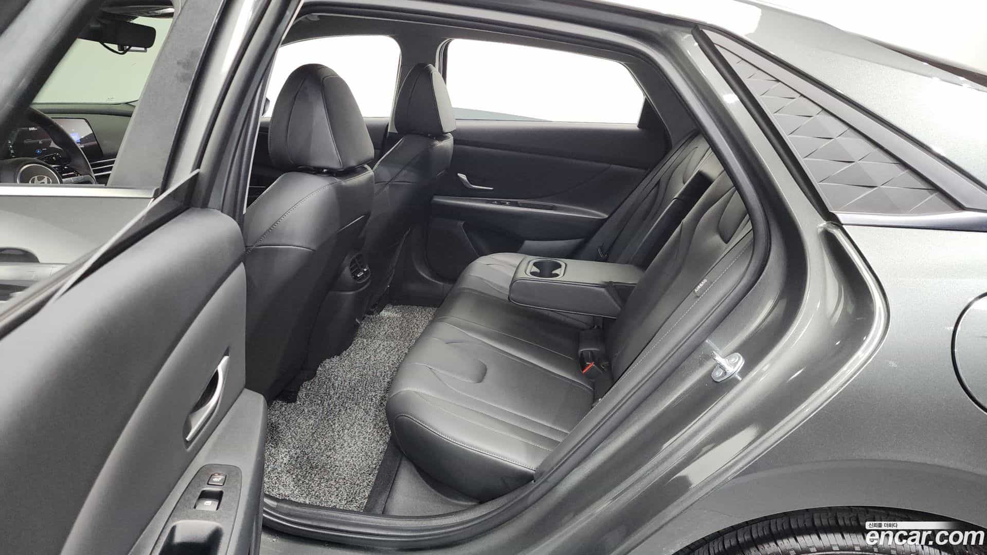 AVANTE Hyundai 2024.10-OPTION-016