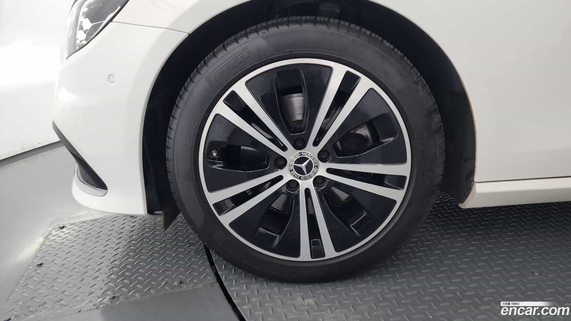 E-Class Mercedes-Benz 2020.11-OUTER-005