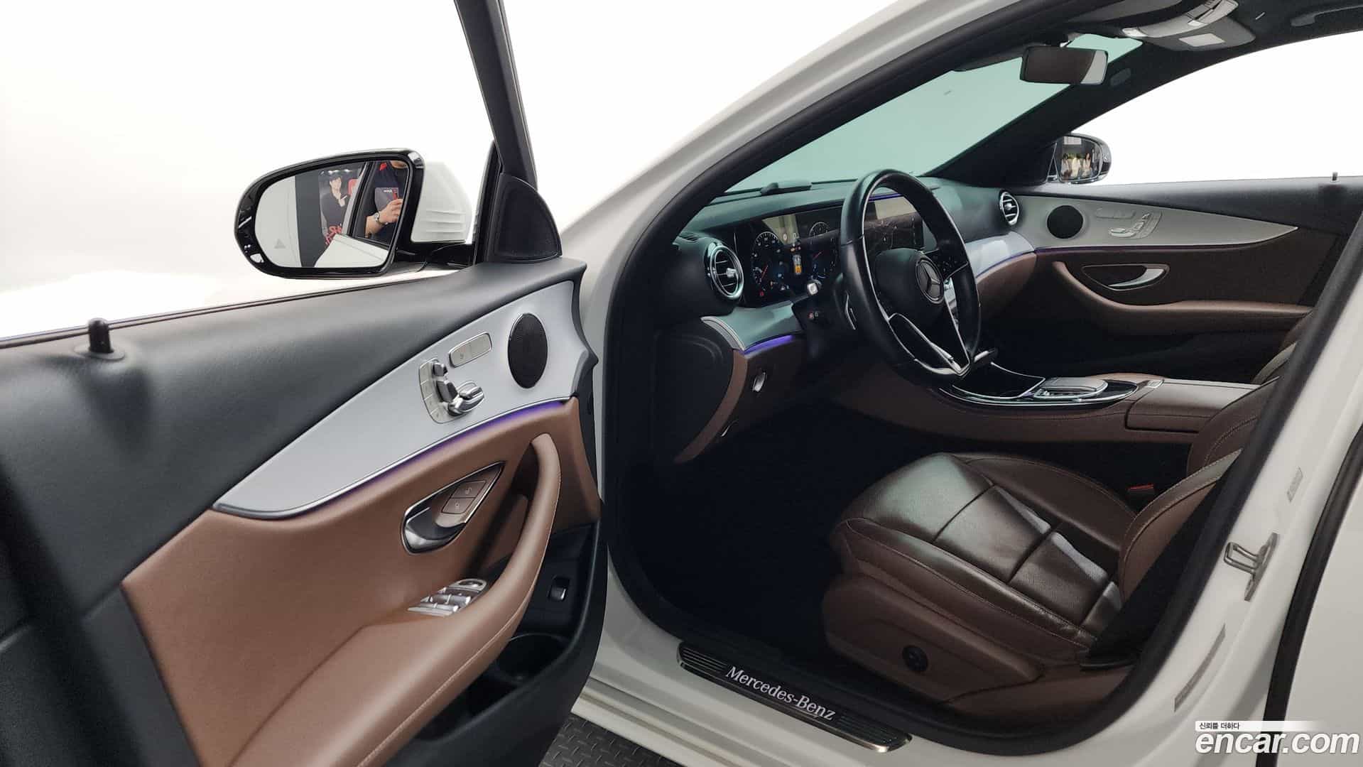 E-Class Mercedes-Benz 2020.11-INNER-010