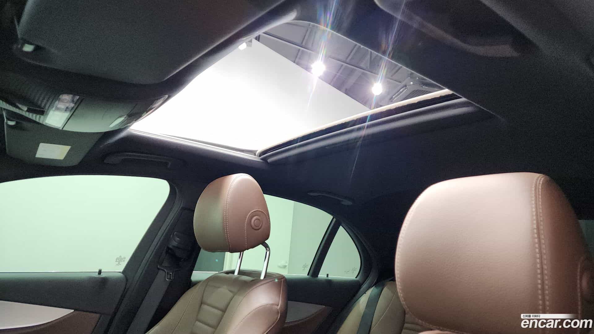 E-Class Mercedes-Benz 2020.11-OPTION-021
