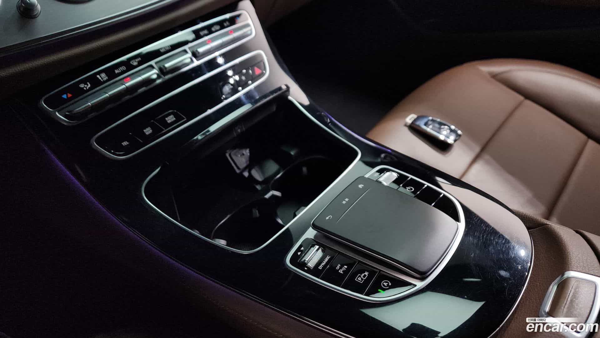 E-Class Mercedes-Benz 2020.11-OPTION-040