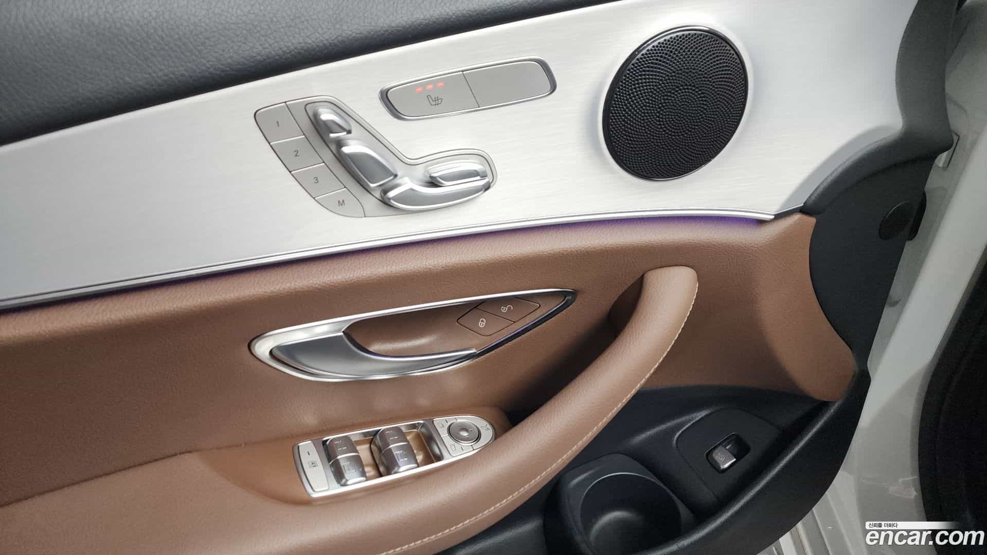E-Class Mercedes-Benz 2020.11-OPTION-041