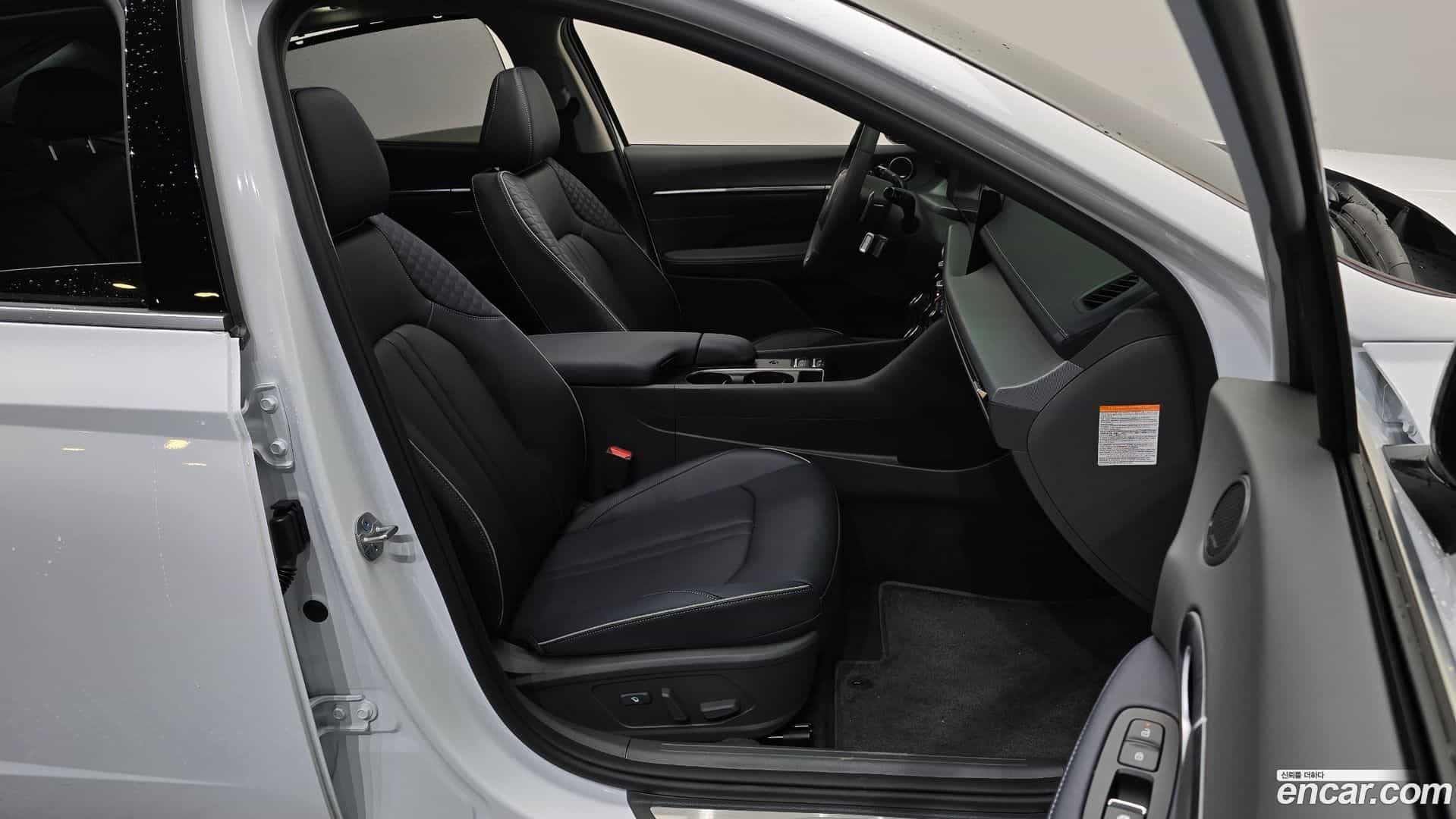 Sonata Hyundai 2025.10-INNER-036
