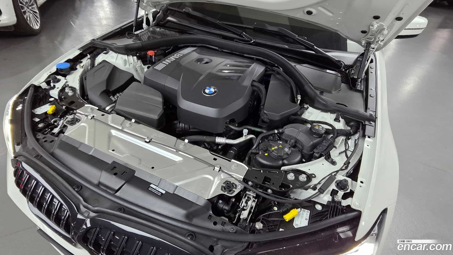 3-Series BMW 2025.9-OUTER-006