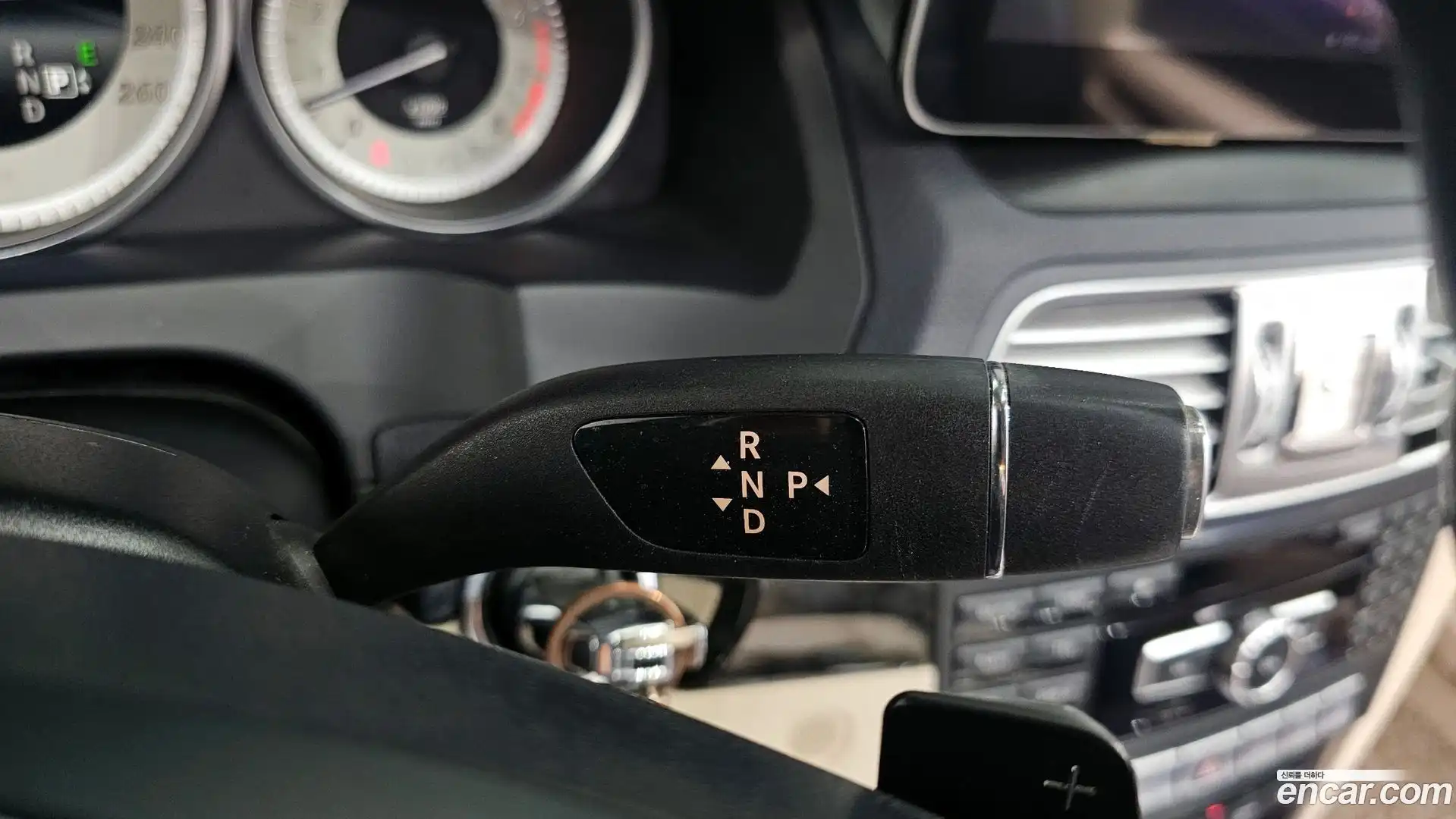 E-Class Mercedes-Benz 2014.3-INNER-009