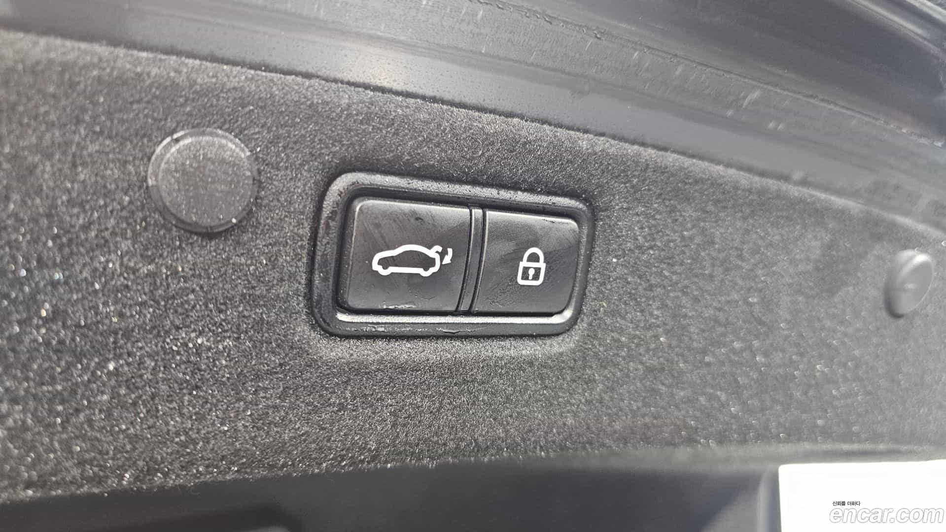 Grandeur Hyundai 2017.1-OPTION-024