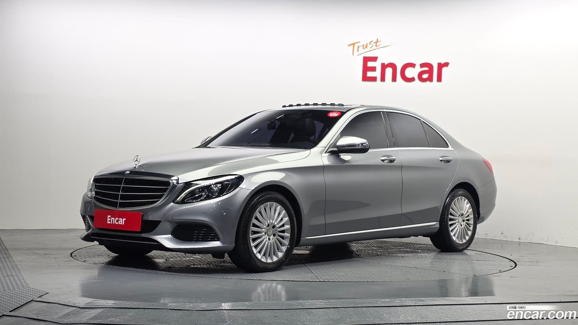 Main__Slider__Photo:C-Class Mercedes-Benz 2016.4-0