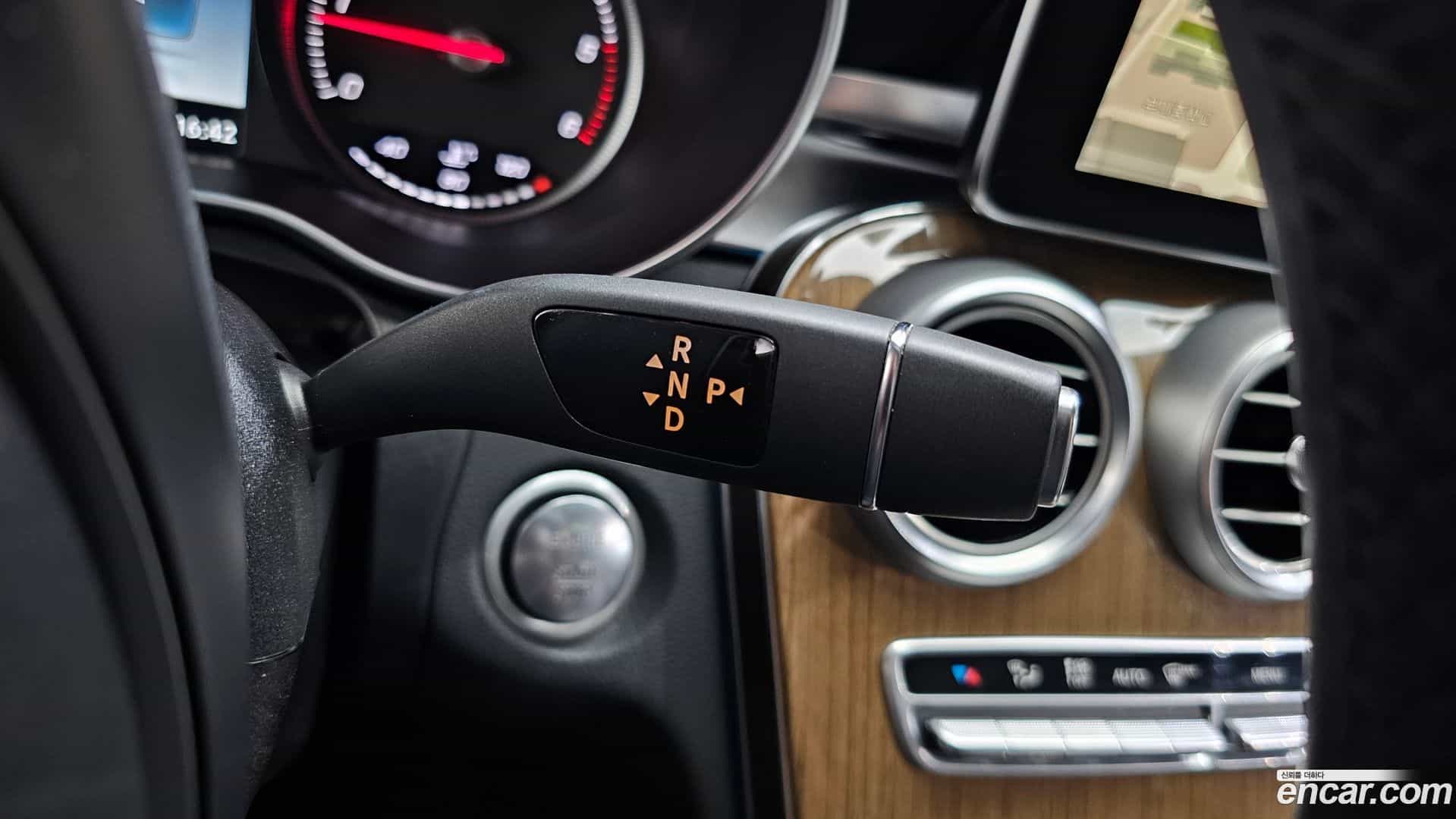 C-Class Mercedes-Benz 2016.4-INNER-009