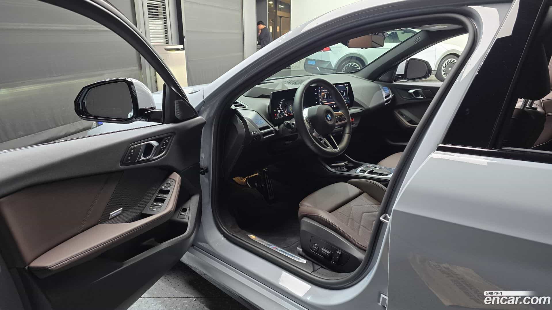 1-Series BMW 2025.6-INNER-010