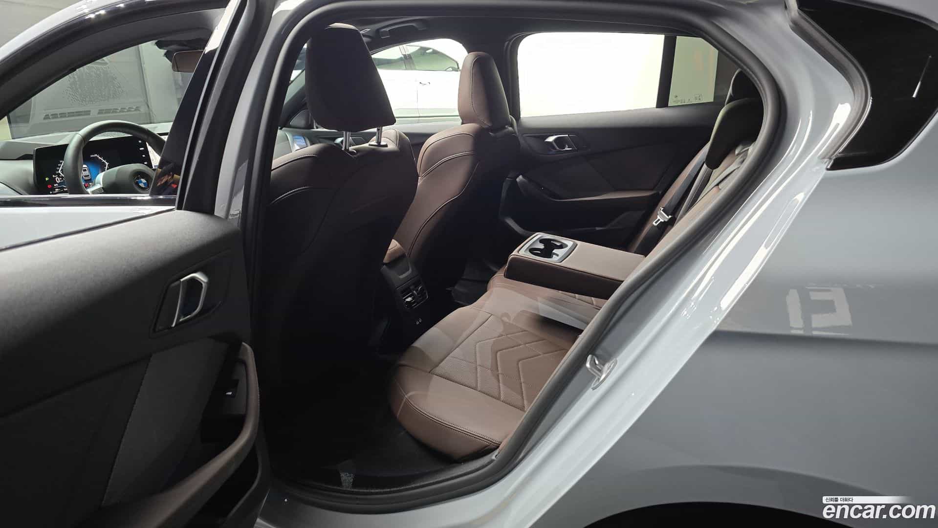 1-Series BMW 2025.6-INNER-036