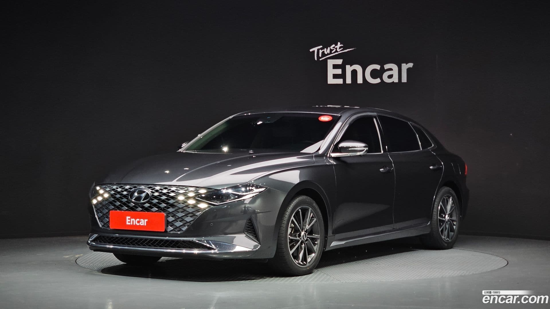 Main__Slider__Photo:Grandeur Hyundai 2022.9-0