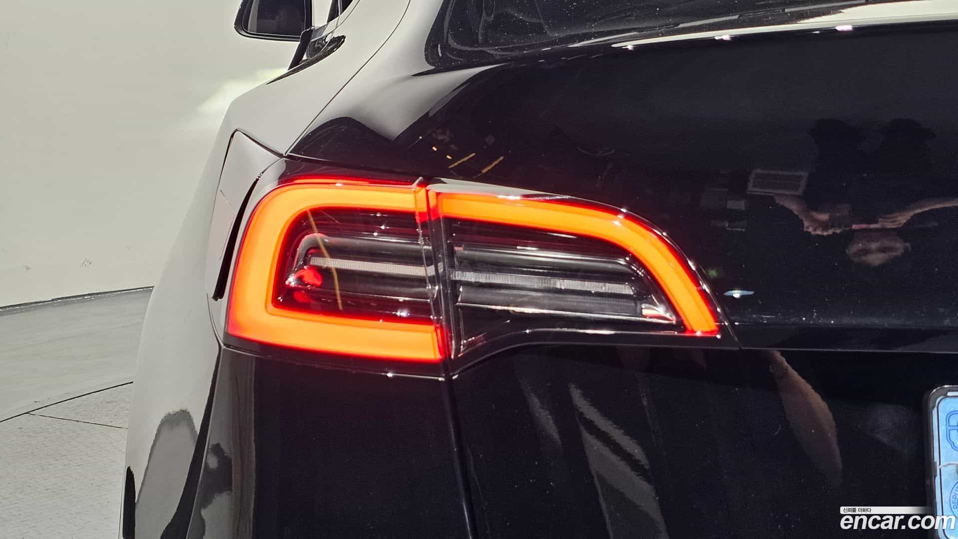 Model Y Tesla 2023.9-OUTER-033