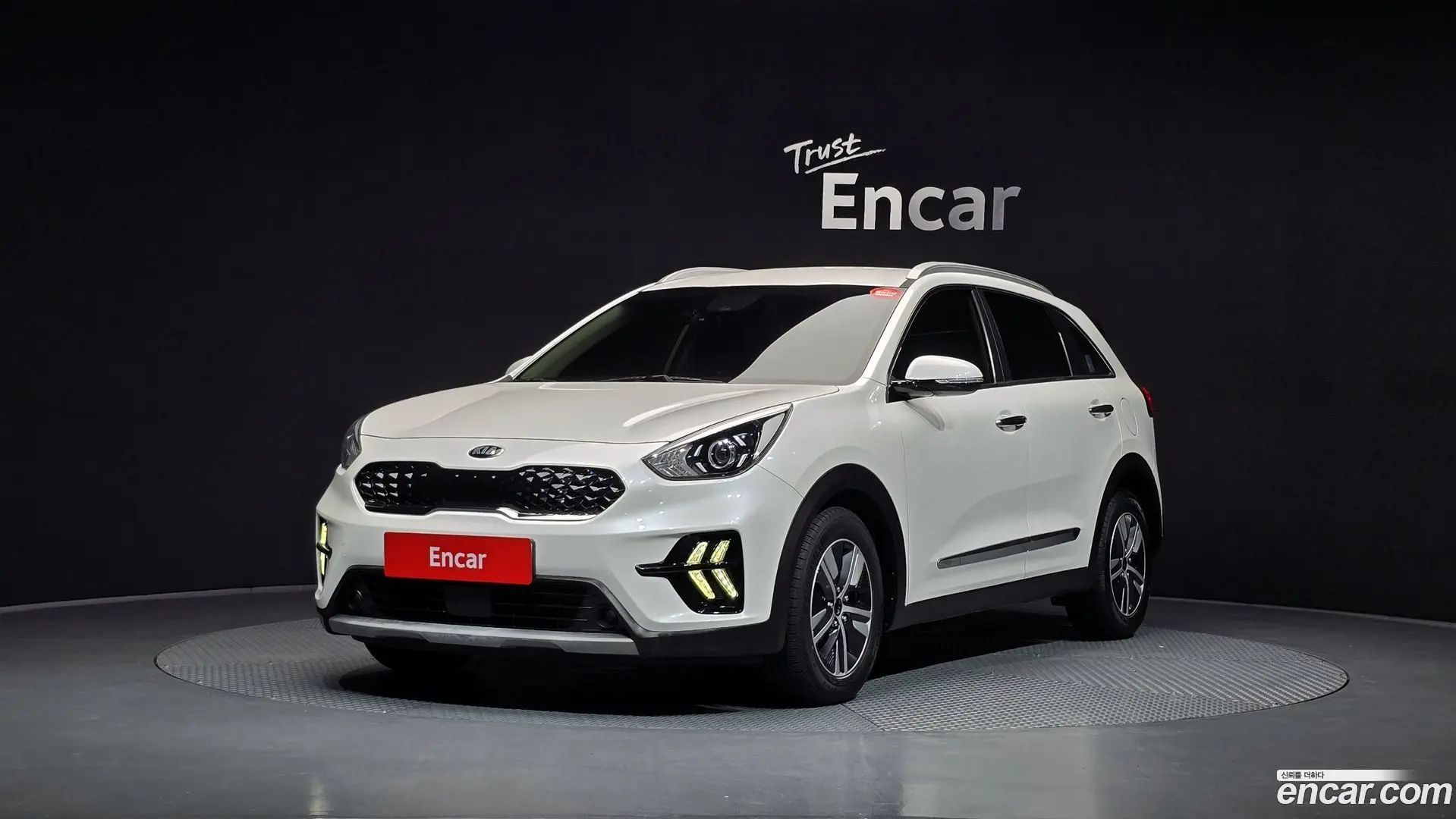 Main__Slider__Photo:Niro Kia 2021.4-0