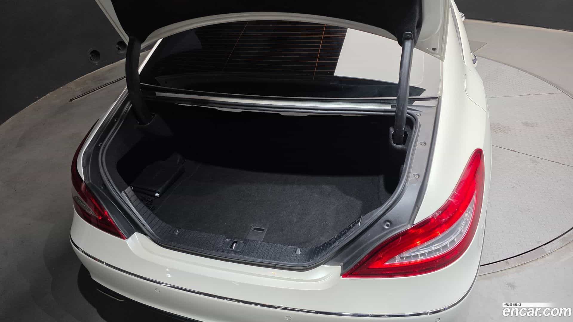 CLS-Class Mercedes-Benz 2016.5-OPTION-024