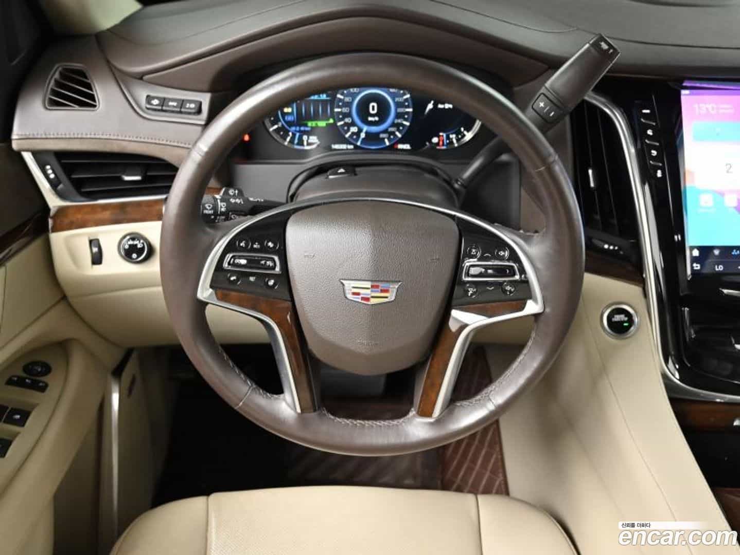Escalade Cadillac 2017.5-OPTION-017