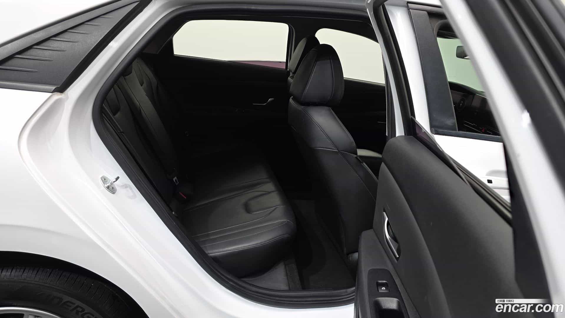 AVANTE Hyundai 2020.7-OPTION-016