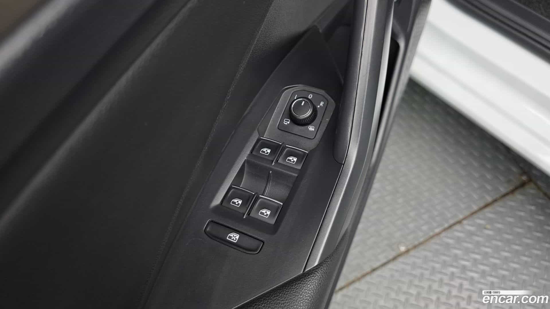 Jetta Volkswagen 2021.11-OPTION-015