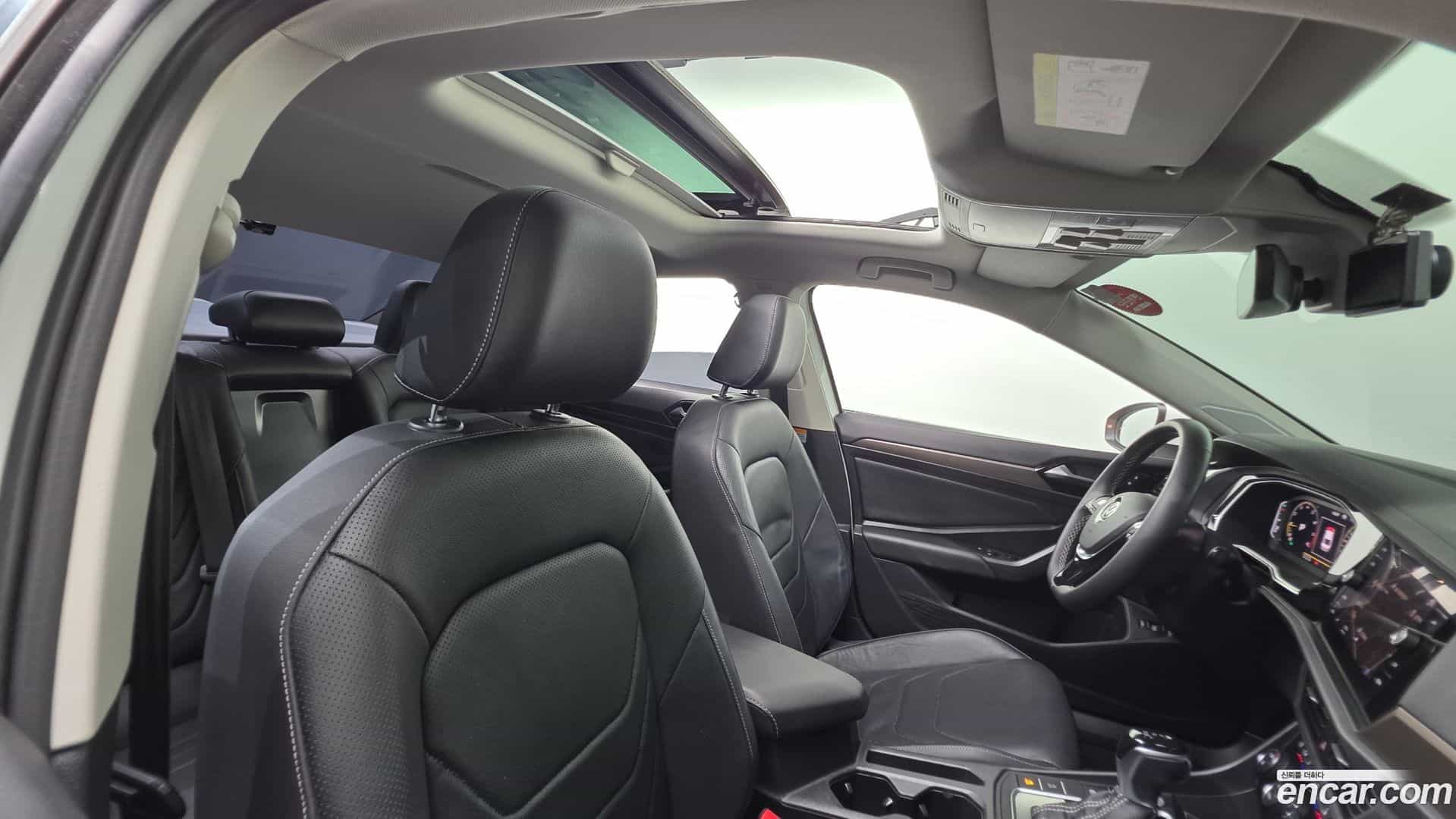 Jetta Volkswagen 2021.11-OPTION-024