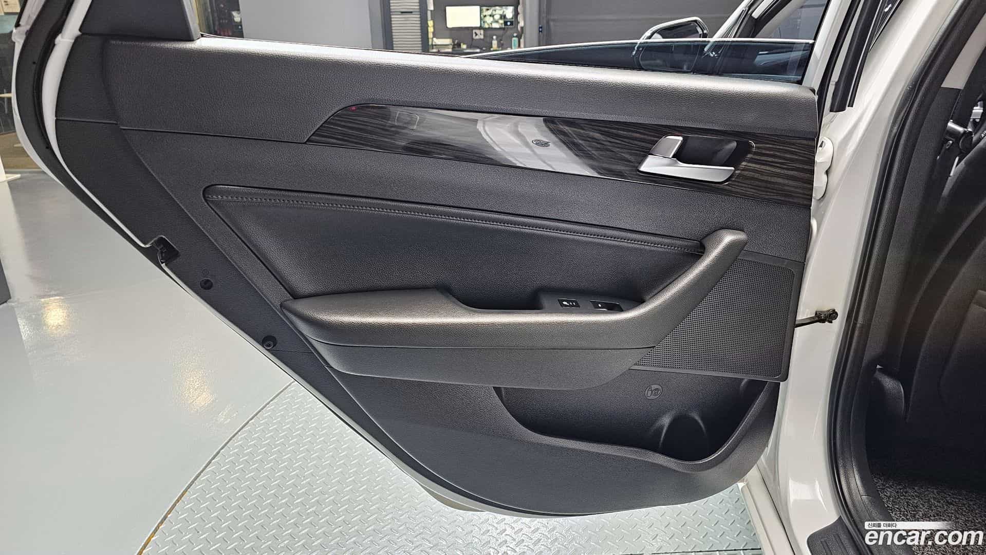 Sonata Hyundai 2017.2-INNER-035