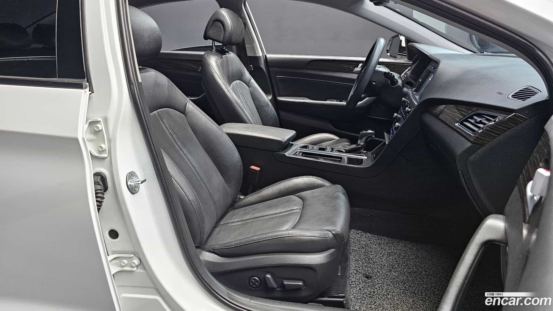 Sonata Hyundai 2017.2-INNER-036