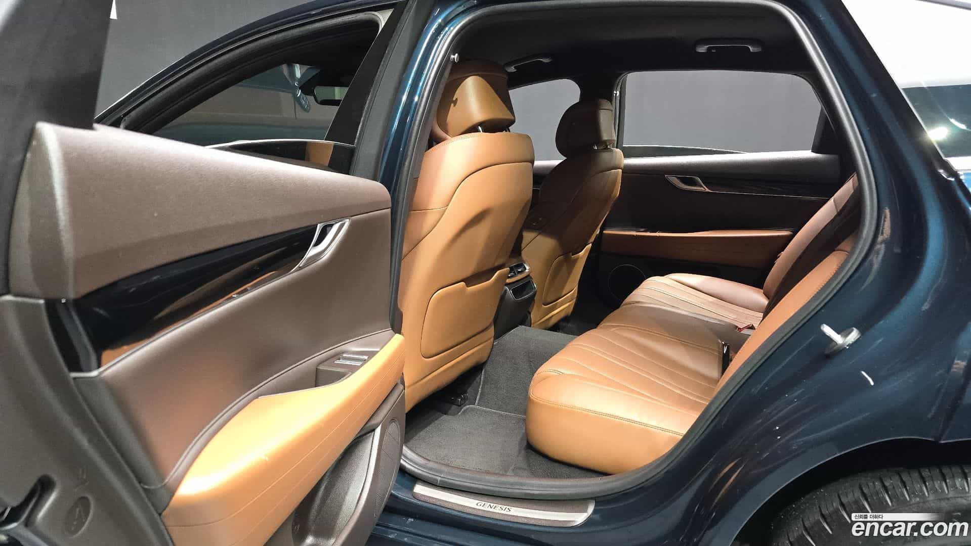 G80 Genesis 2021.2-INNER-036